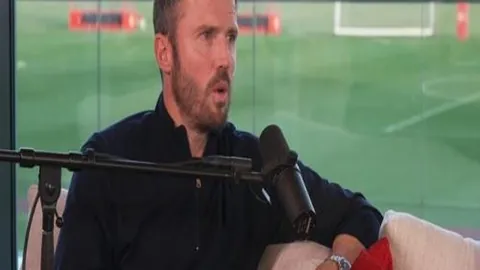 “广州队新任主帅萨尔瓦多中甲首秀告负，遭遇对手双外援强势挑战”