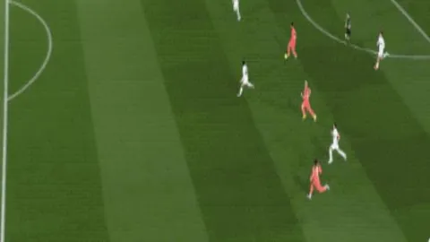 “国足引援动态：塞鸟、王钰栋加盟在即，武磊有望回归助力进球”